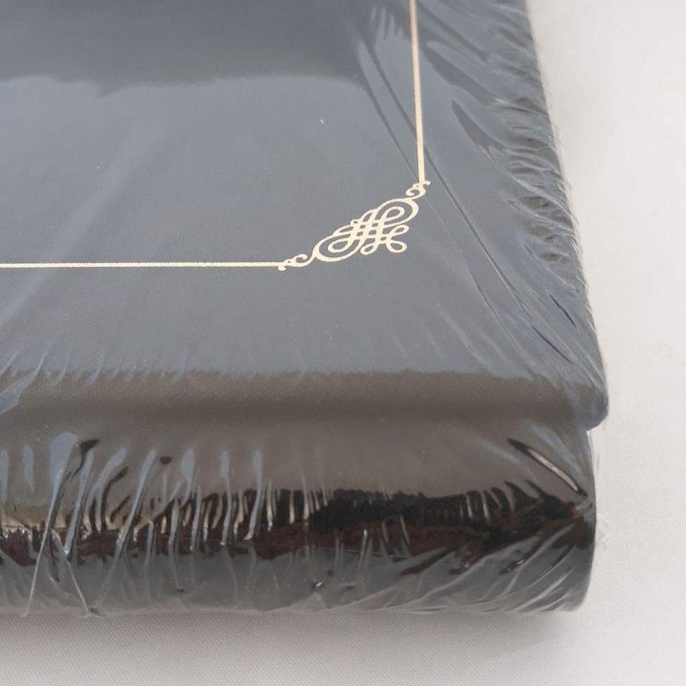 NEW Creative Memories 7 x 7 scrapbook album